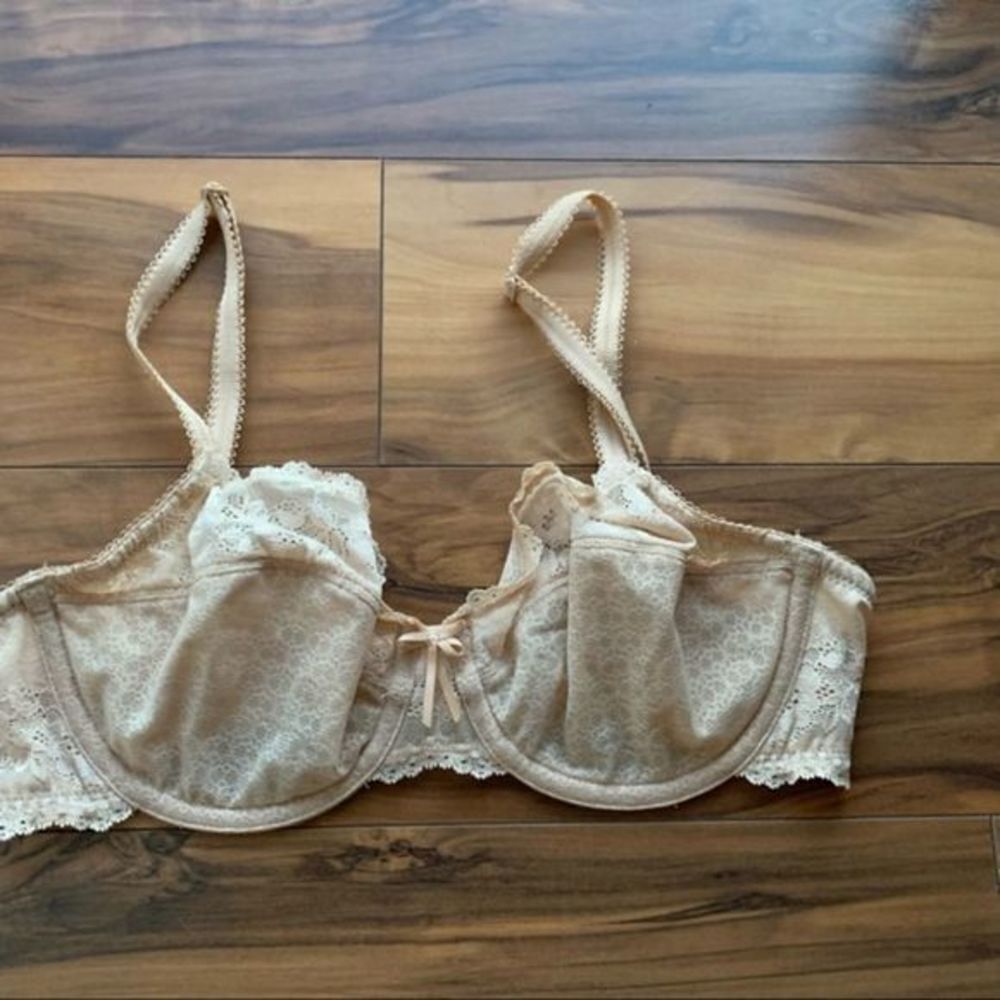 Wacoal lace bras 32D